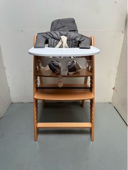 Hauck Arketa High Chair and Cushion - Beech
