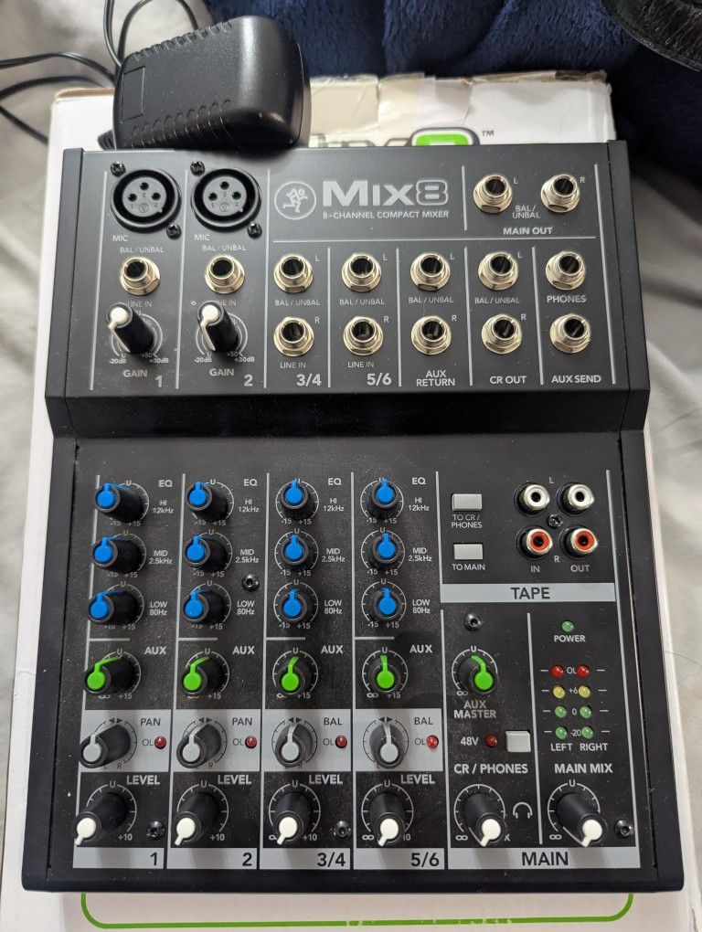 Mackie Mix8