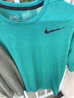Nike Workout shirt never used medium dark green