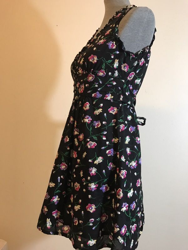 Beautiful black and floral F21 forever 21 S dress, NEW w/o tags!