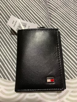 Tommy trifold wallet new
