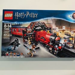 LEGO Harry Potter Hogwarts Express 75955 . New