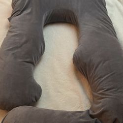 FREE!! Pregnancy Pillow