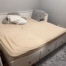Day Bed (white)