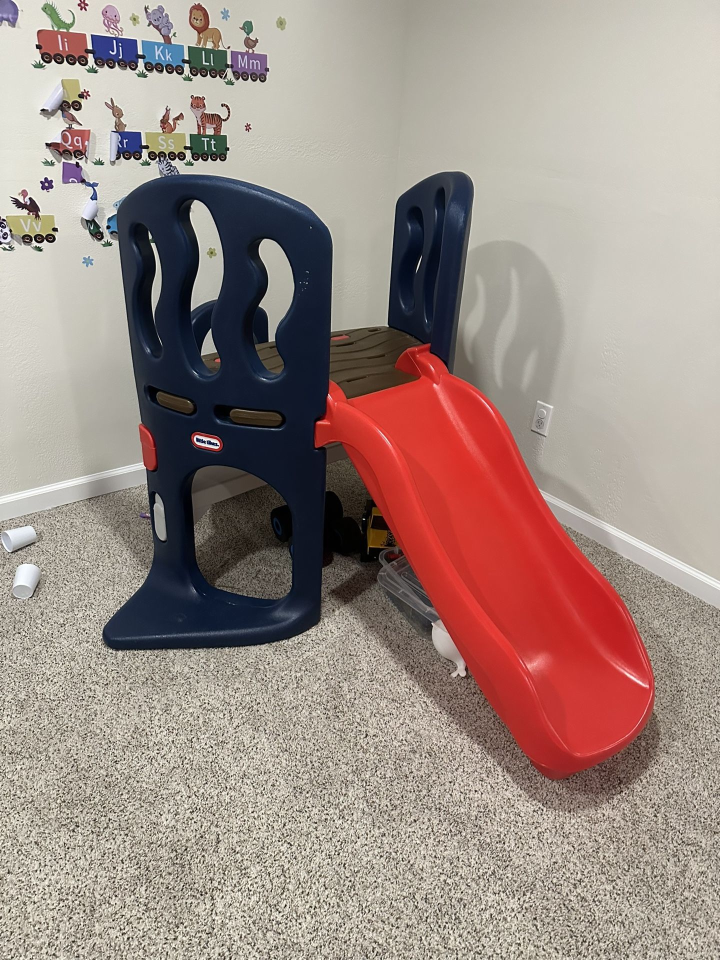 Little Tykes Hide and Slide Climber
