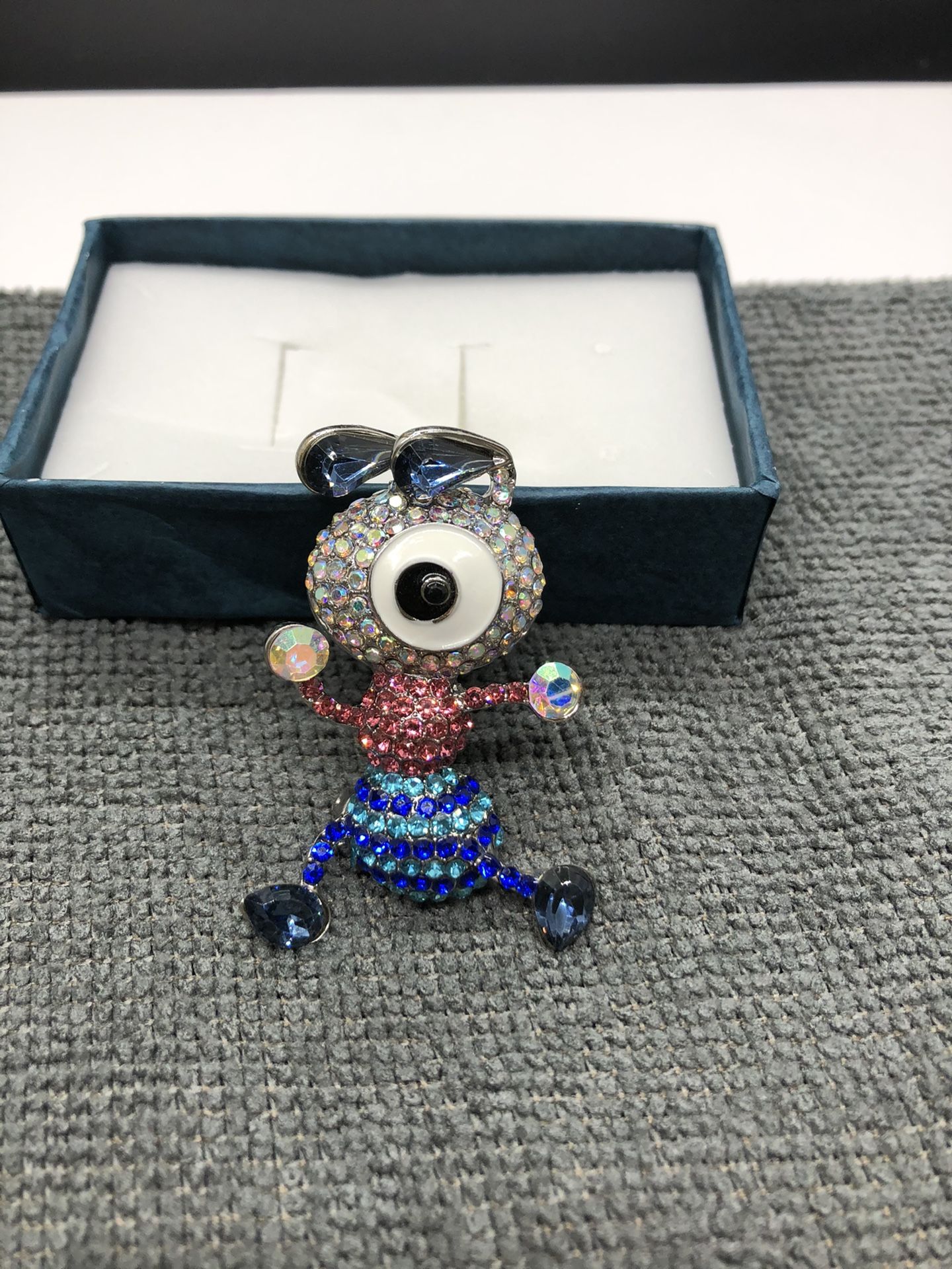 Adorable Little Ant Brooch