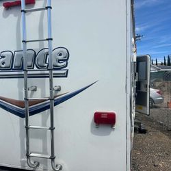 2012 Lance 22 Ft 