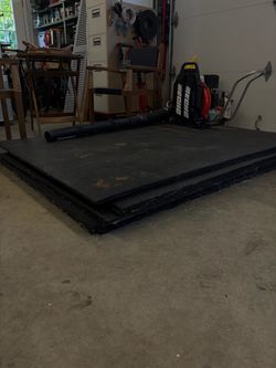 Heavy duty rubber floor mats (8)