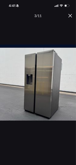 LIKE NEW Samsung 27.4 cu. ft. Side-by-Side Refrigerator with Large Capacity - Stainless Steel