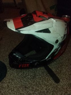 Fox V1 Moto-X Helmet.