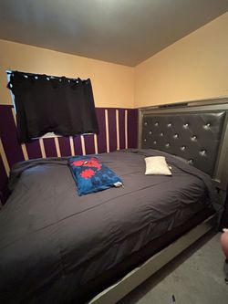 Bed Frame/Set( Barret Leather Glam Bed)