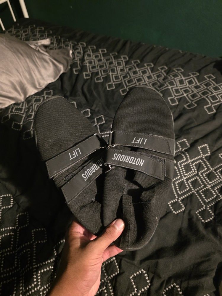 Notorious Lift Slippers