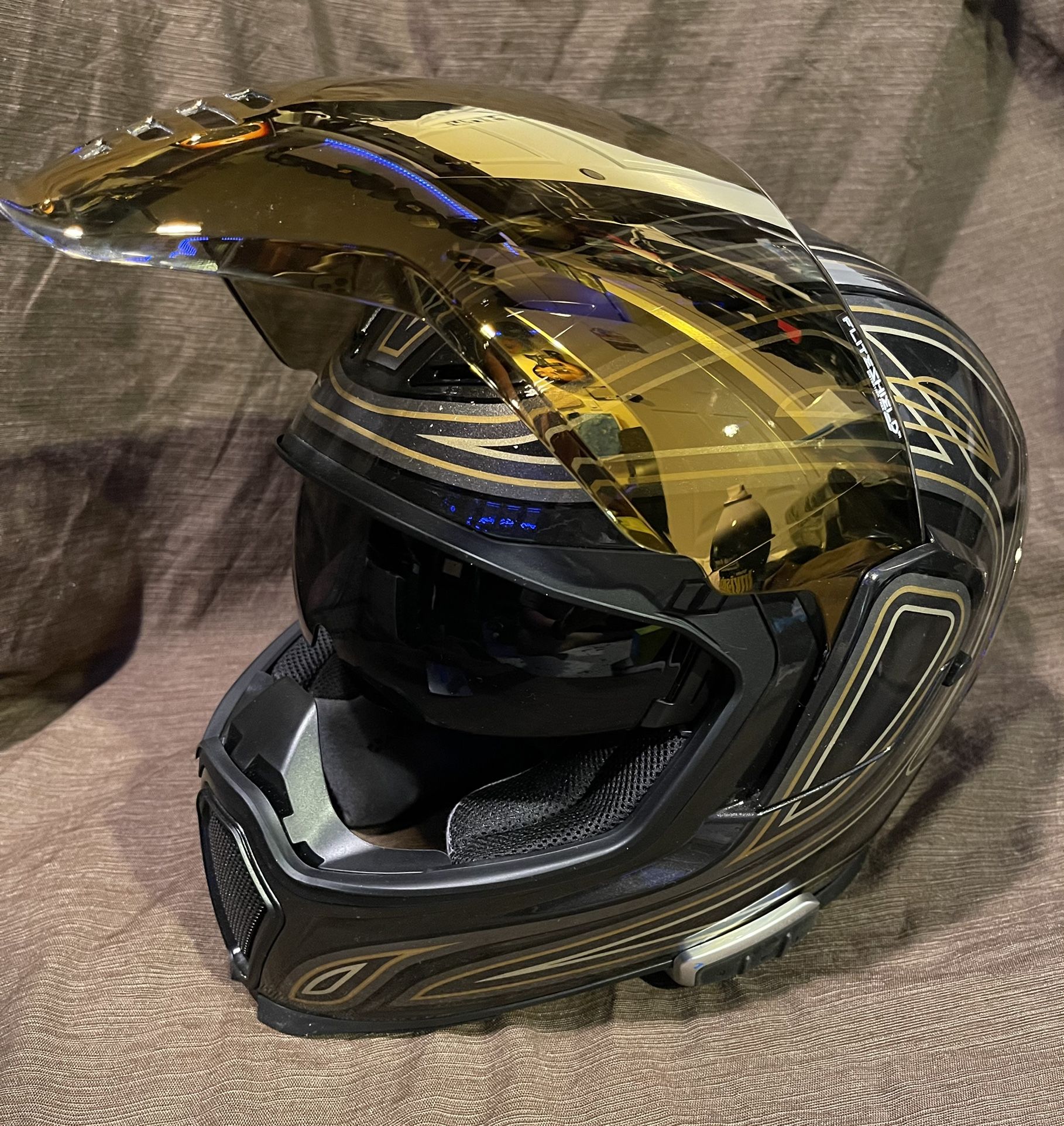 NEW Never Worn ICON AIRFLITE EL CENTRO Size MD with CARDO FREECOM+ Installed + 2 Extra Visors