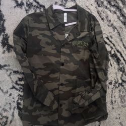 Ouftur Jacket Size Medium 