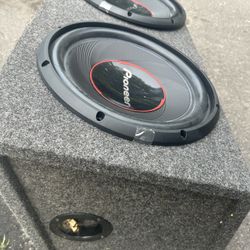 Dual Pioneer 12inch Subs
