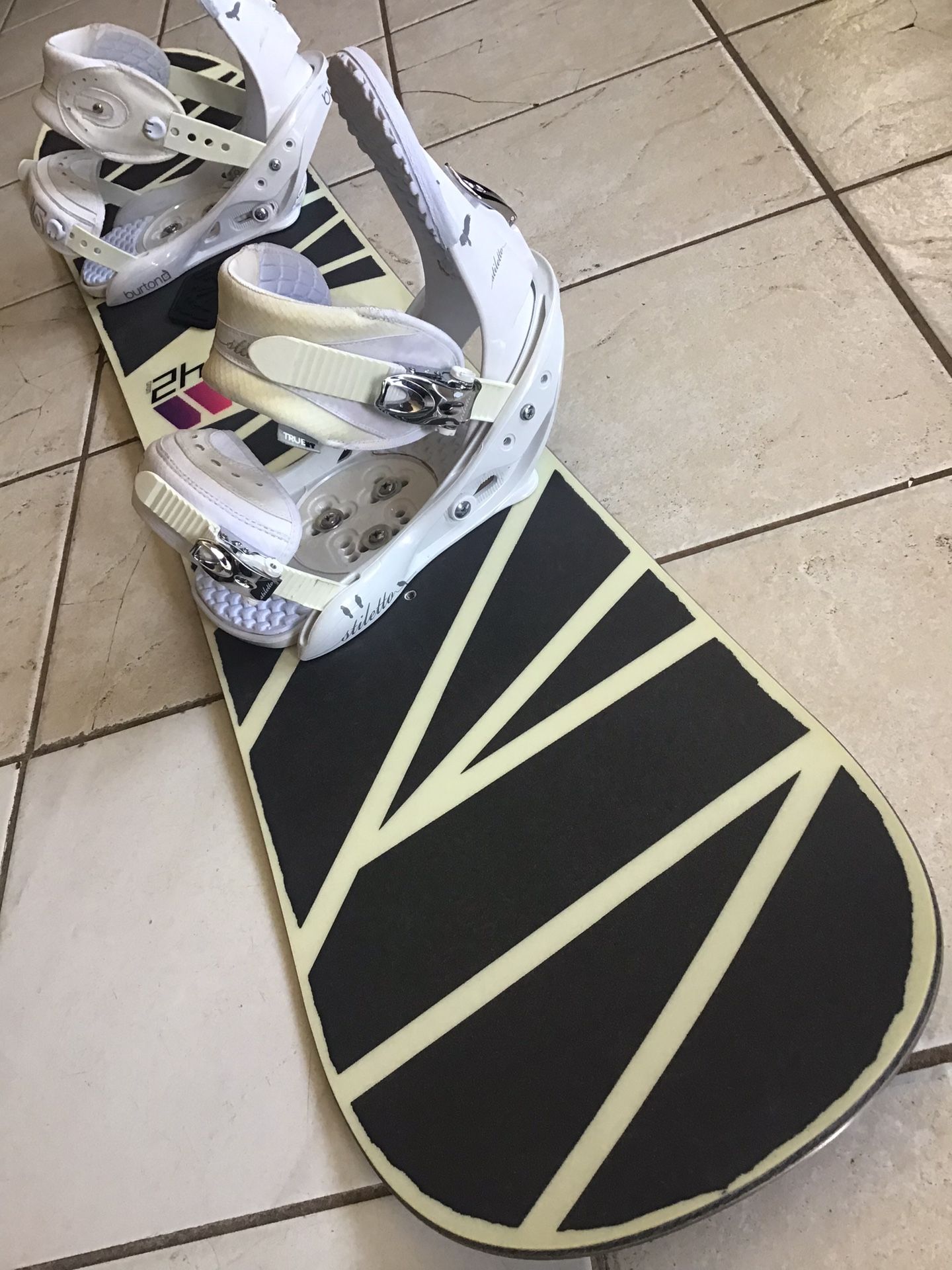 Snowboard Size 142 (Burton w/Med. Bindings)