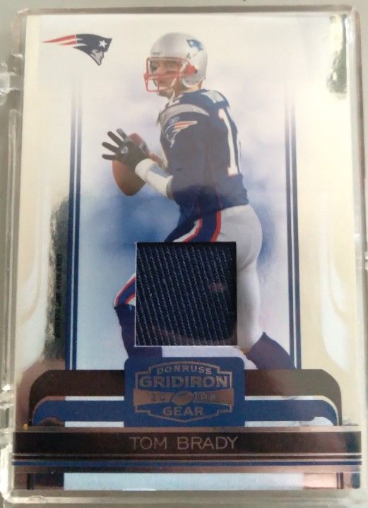 2006 Donruss Gridiron Gear Tom Brady Card