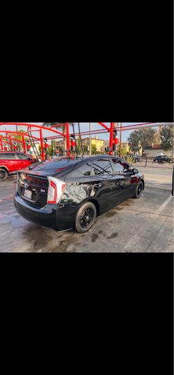 2015 Toyota Prius mothor recostruido nuevo
