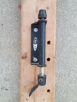 Delta Lockable Bike Hitch, Pair