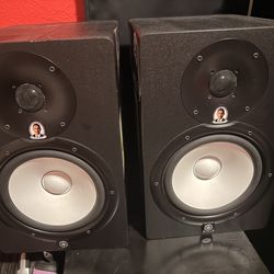 Yamaha HS8 Powered Studio Monitor Speakers (Pair) – Excellent Sound