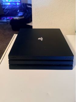 PlayStation 4 Pro 1TB $100 (( Console Only)turns On But Doesn’t Read Discs You Can Just Download The Games