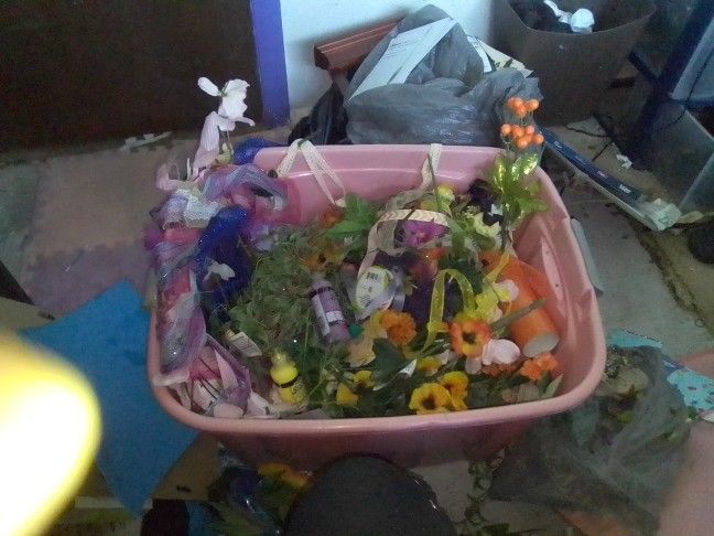 Tub Of Fake Flowers Paint Ribbon