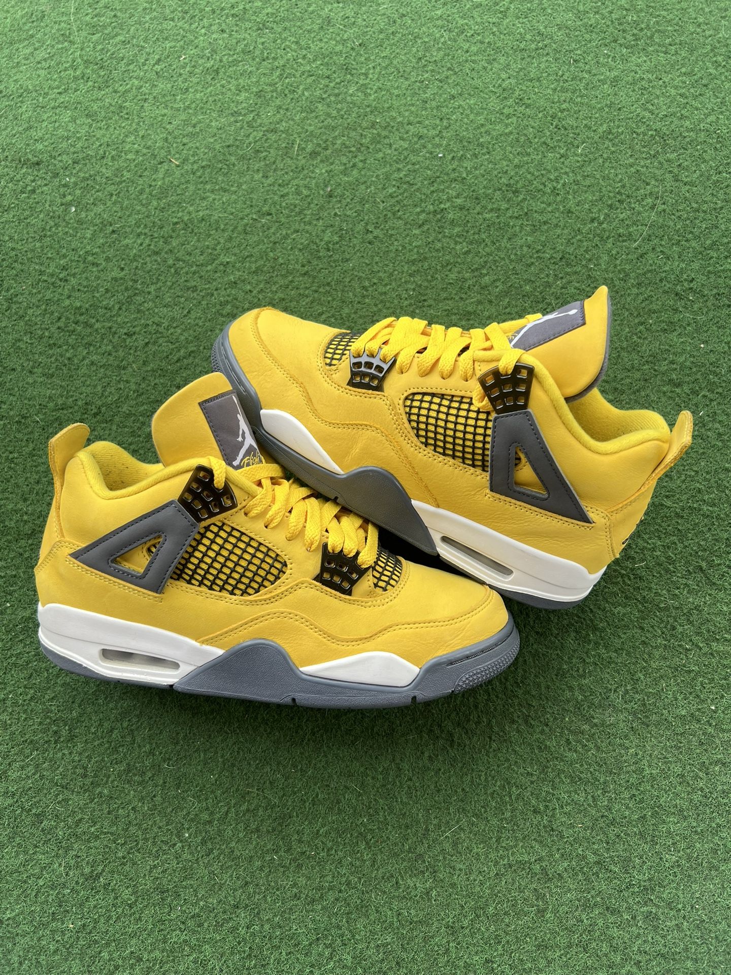 Size 8 - Air Jordan 4 Retro Lightning