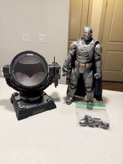 Hot Toys Battle Damaged Armored Batman
