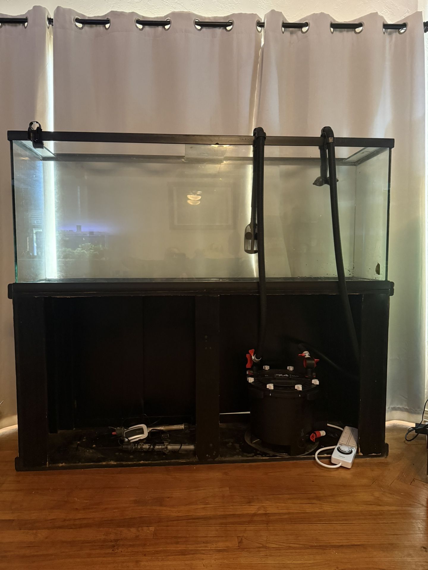 100 Gallon Aquarium With Stand, Filter And Fluval AQUASKY Light