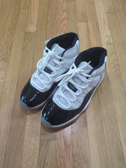 Air Jordan 11 Concord Sneakers