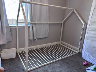 Toddler bed