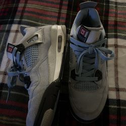 Jordan 4s
