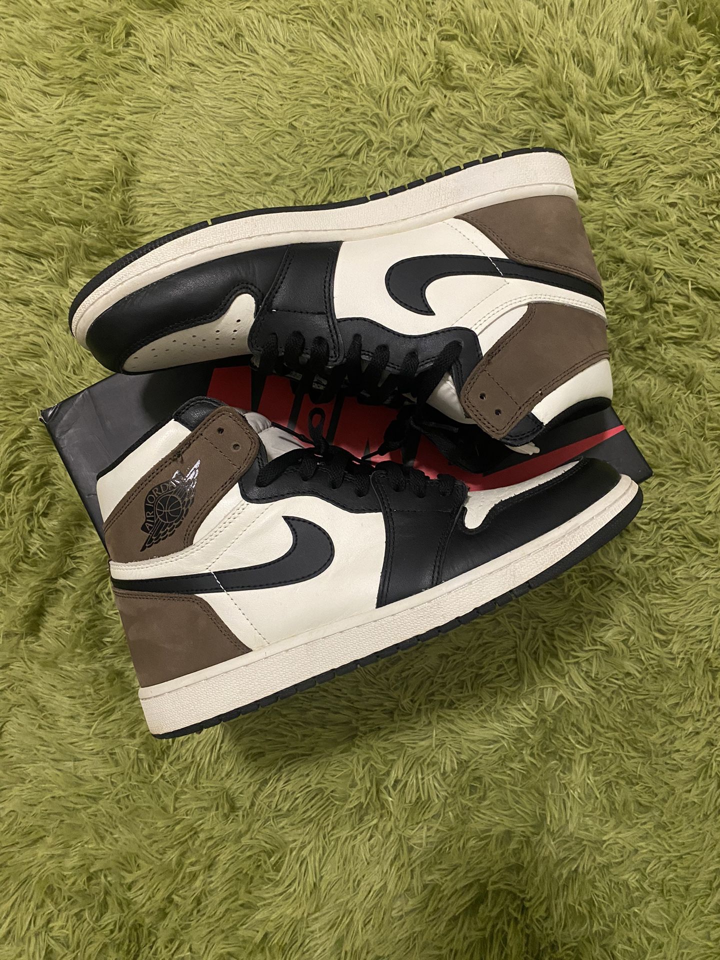 Jordan 1 Mocha