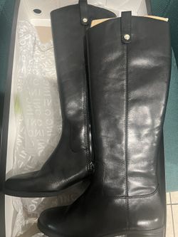 Women boots Size 7.5