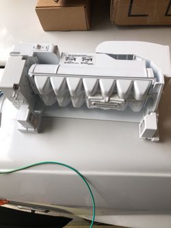 LG FRIDGE ICE MAKER