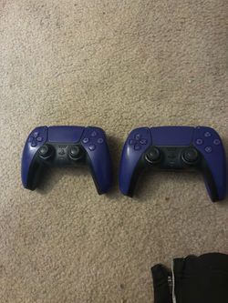 PS5 controllers
