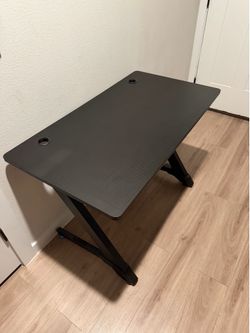 Gaming desk