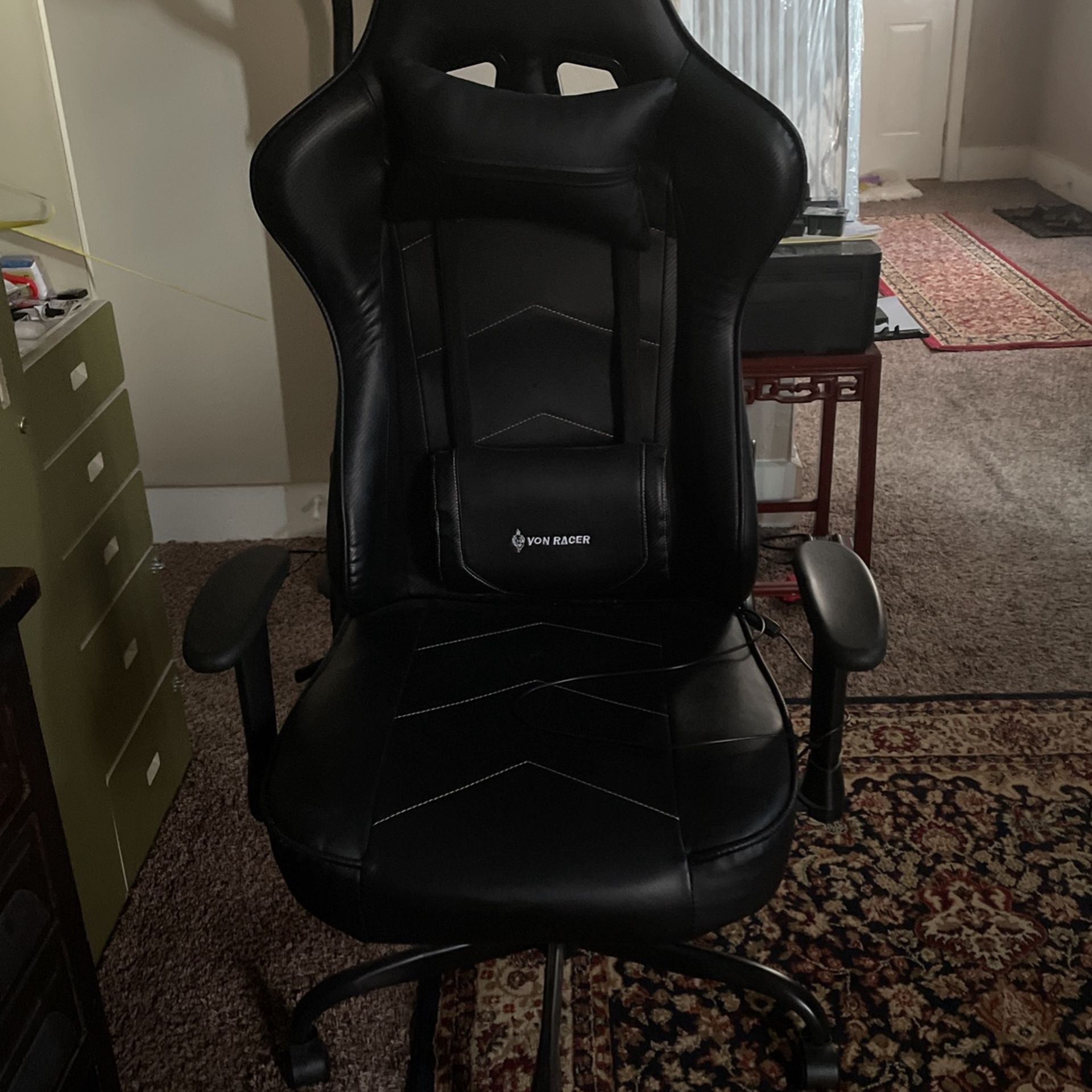 Gaming Chair With Blue Tooth $60