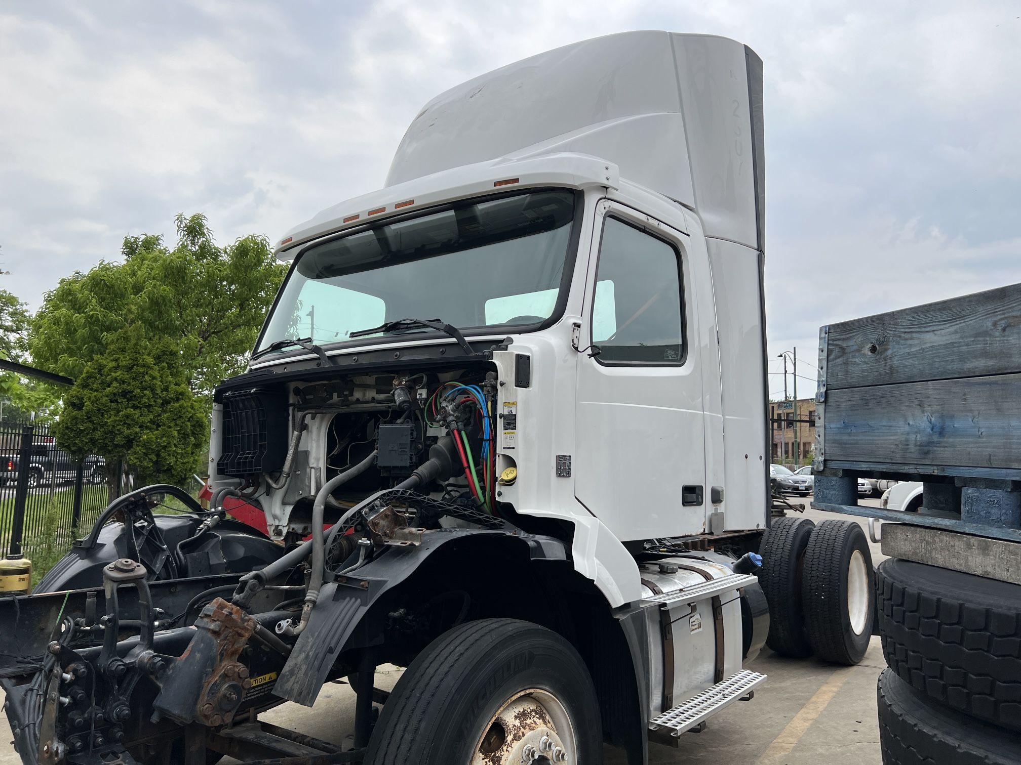 Volvo VNL Parts For Years 2008 - 2017