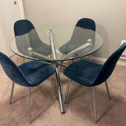 Clear Table  With 4 Chairs