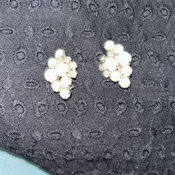 Antique White And Clear Rhinestone earrings