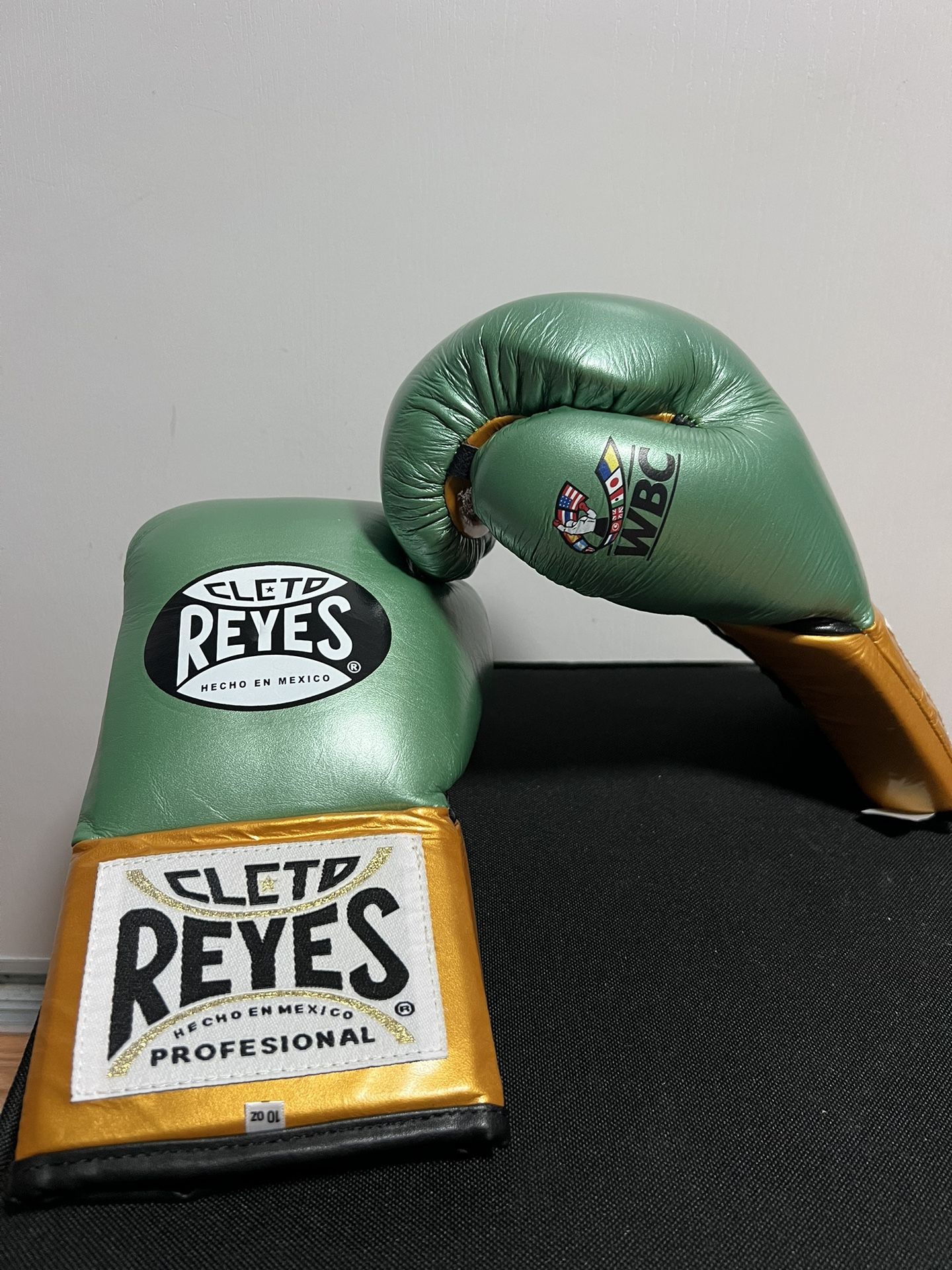 Cleto Reyes Boxing Gloves WBC Edition