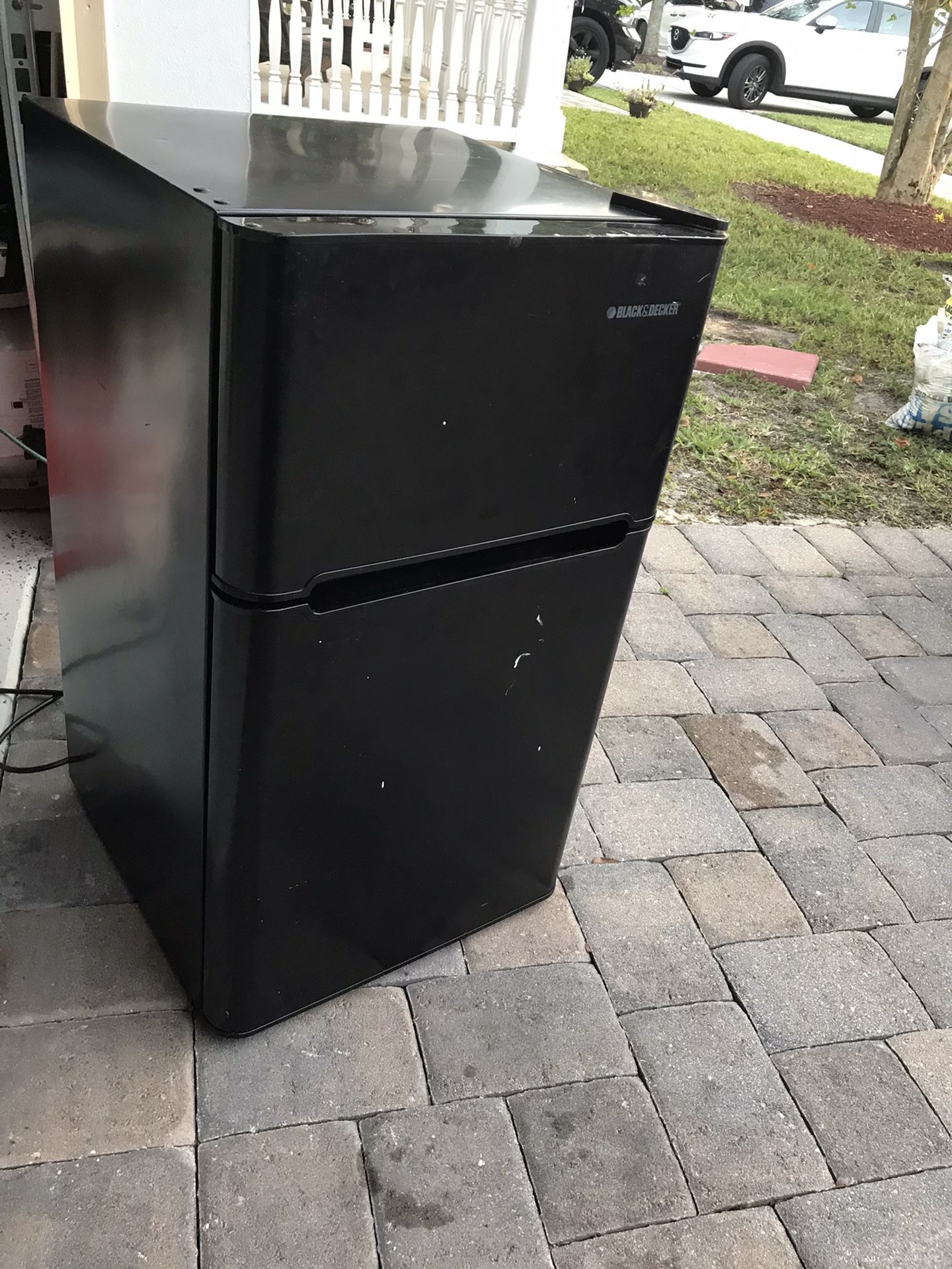 Mini Fridge freezer, black & decker, 3.3 cu ft