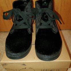 Women's Size 7 Black Suede Shoes 