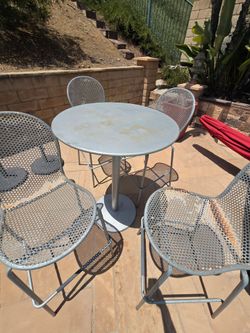 Counter Height steel Dining Table and 4 Bar Stools