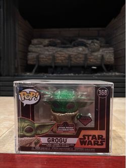 Funko Pop! Star Wars Celebration 2022 Exclusive Grogu Diamond #368 5,000 Pieces