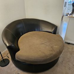 Circular Spinning Loveseat