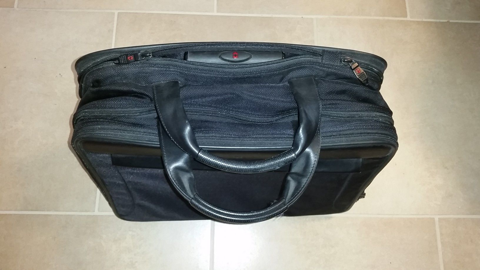 Victorinox Swiss Army Rolling Wheeled Laptop Briefcase