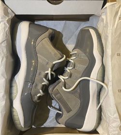 JORDAN 11’S LOW GREY SIZE 4Y