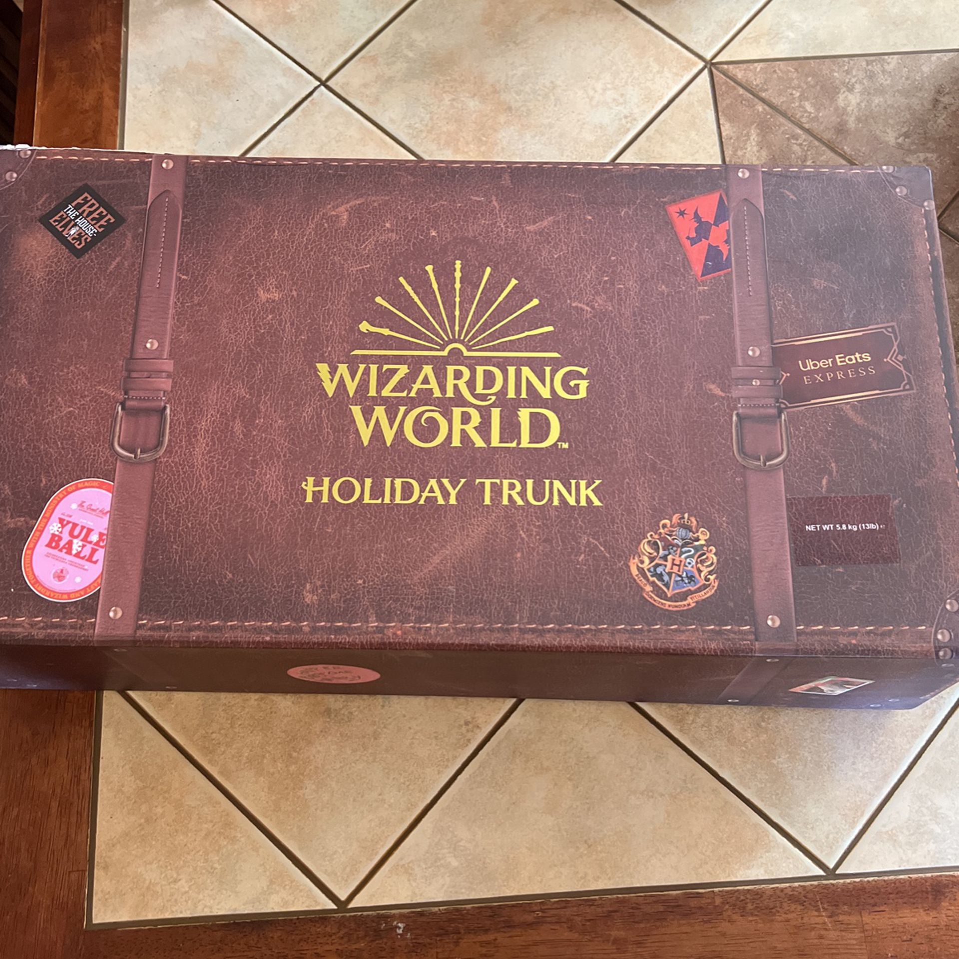 Harry Potter Wizarding World Holiday Trunk 
